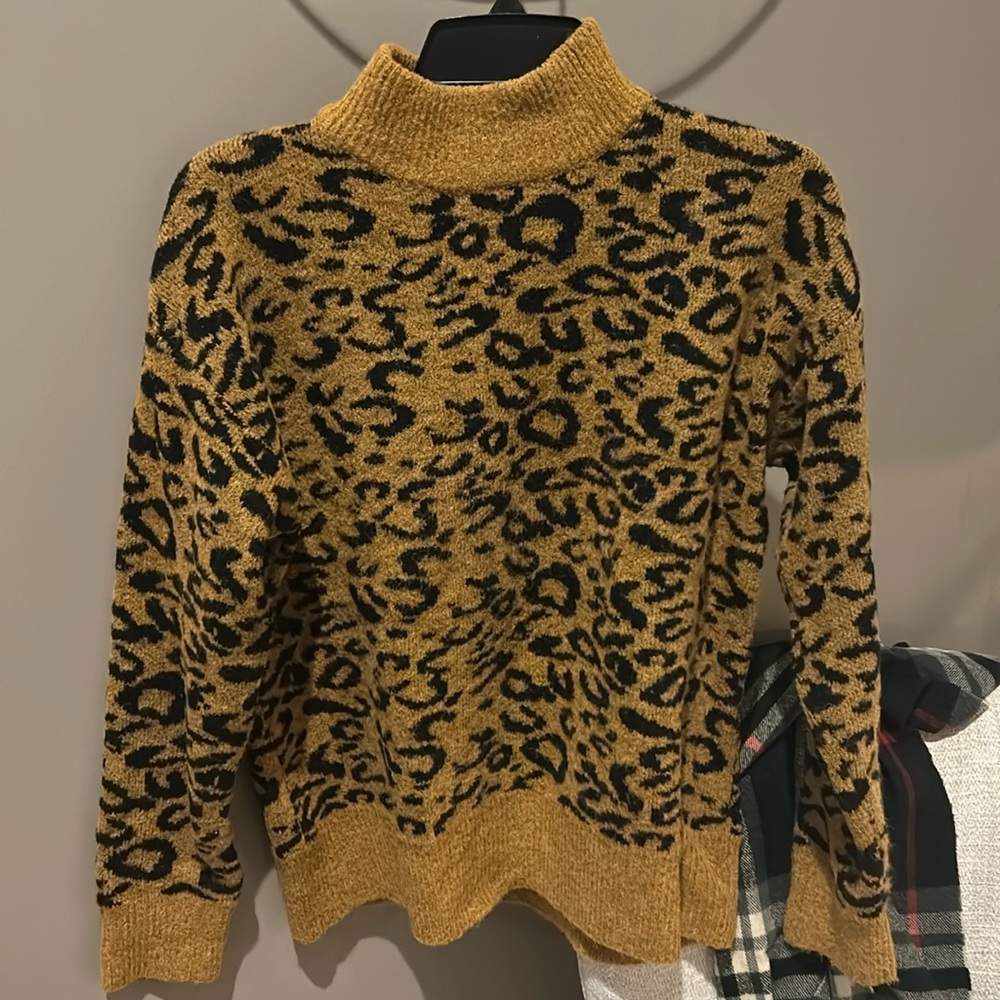 Mustard cheetah print sweater, size S, but fits oversized, with higher neck